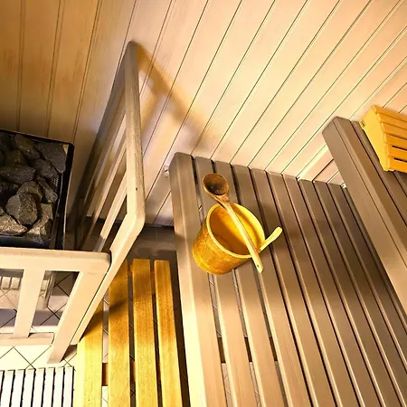 Apartment 6 Pers Schwimmbad Sauna Ruheraum Freizeitabteilung Darts Tischtennis Fussball Terrasse Mit Riesem Garten Im Wald Nahe Stadmitte Und Bikepark Mit Fahrradlift Tennis Golfplatz Buchbarem Massages Im Wellnessresort Der Brabander *