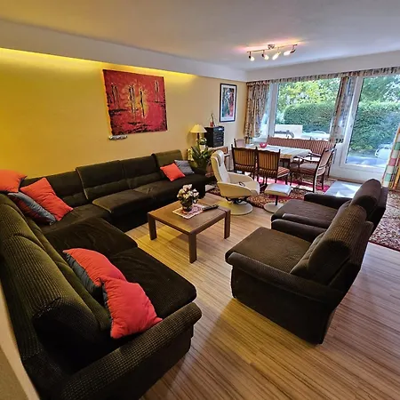 6 Pers Schwimmbad Sauna Ruheraum Freizeitabteilung Darts Tischtennis Fussball Terrasse Mit Riesem Garten Im Wald Nahe Stadmitte Und Bikepark Mit Fahrradlift Tennis Golfplatz Buchbarem Massages Im Wellnessresort Der Brabander *