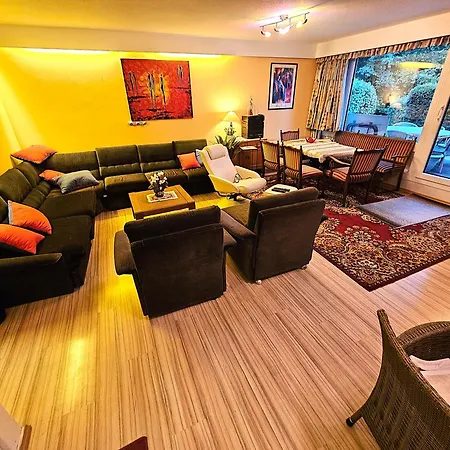 6 Pers Schwimmbad Sauna Ruheraum Freizeitabteilung Darts Tischtennis Fussball Terrasse Mit Riesem Garten Im Wald Nahe Stadmitte Und Bikepark Mit Fahrradlift Tennis Golfplatz Buchbarem Massages Im Wellnessresort Der Brabander Apartment *